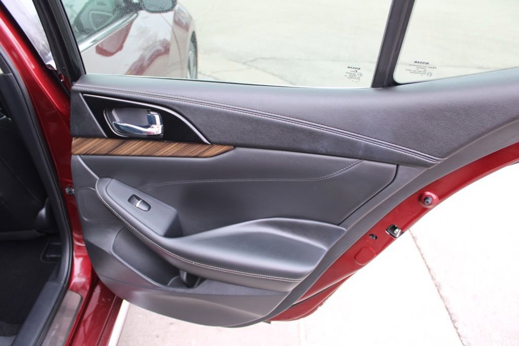 Used 2017 Nissan Maxima Platinum image 23
