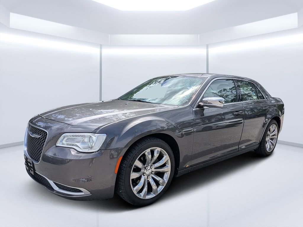 Used 2018 Chrysler 300 Touring w/ Chrome Appearance Package RWD image 7
