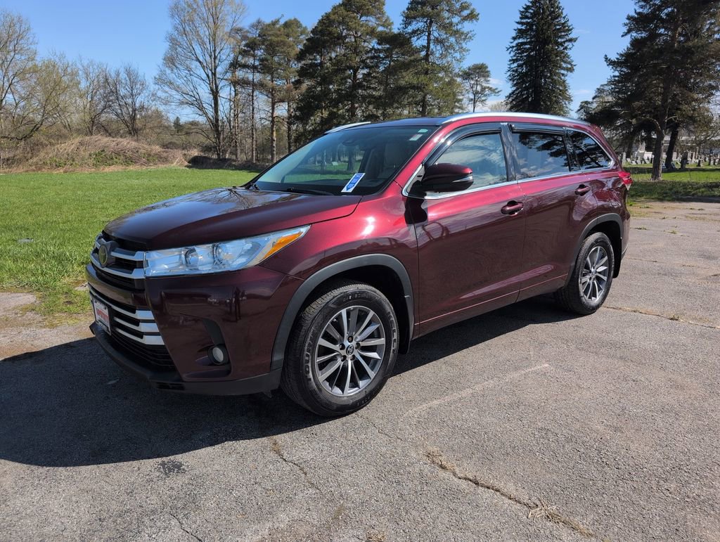 Used 2018 Toyota Highlander XLE AWD/4WD image 47