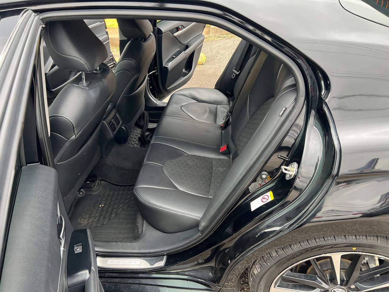 Used 2018 Toyota Camry XSE image 13