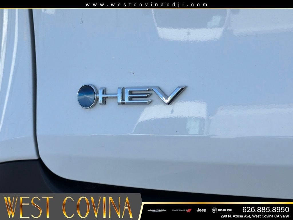 Used 2025 Toyota Sienna LE FWD image 14