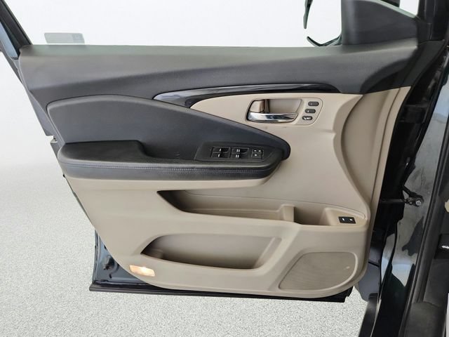 Used 2018 Honda Pilot Touring image 23