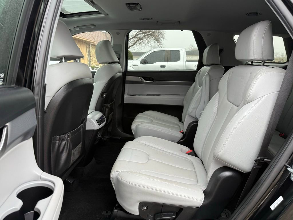 Used 2021 Hyundai Palisade SEL w/ Premium Package image 16