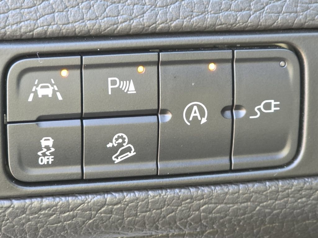 Used 2021 GMC Yukon Denali w/ Denali Premium Package image 11