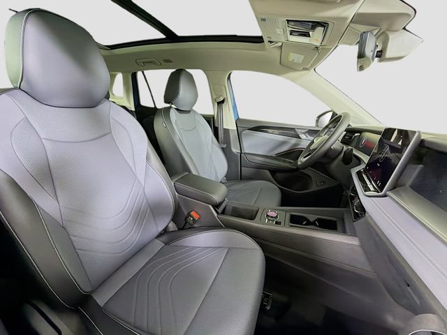 New 2026 Volkswagen Tiguan SE FWD image 30