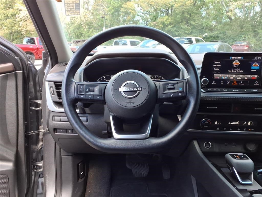 Used 2023 Nissan Rogue SV image 22