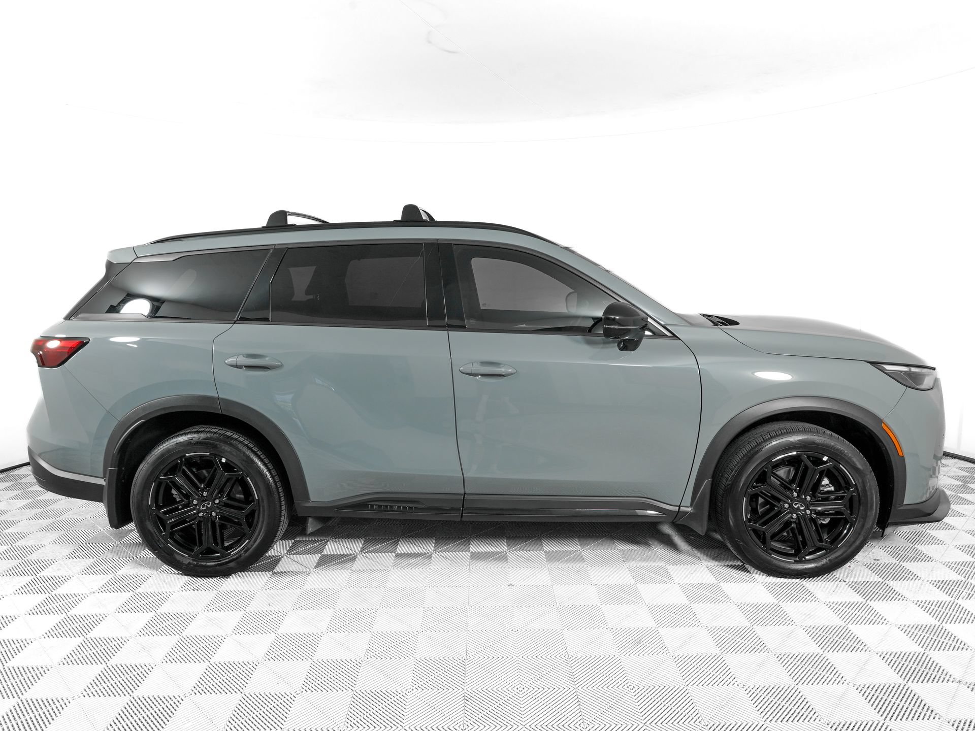 Used 2026 INFINITI QX60 Sport w/ Dark Cargo Package AWD/4WD image 2