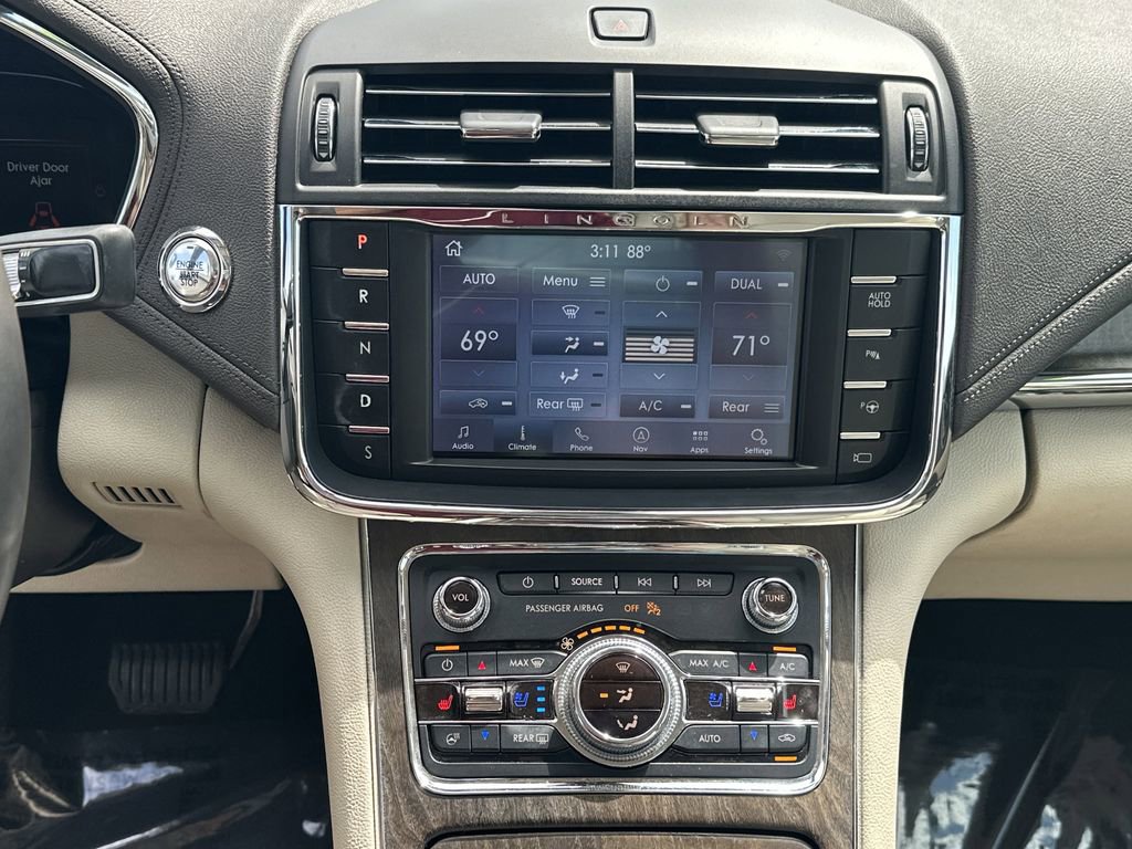 Used 2020 Lincoln Continental Reserve FWD image 18