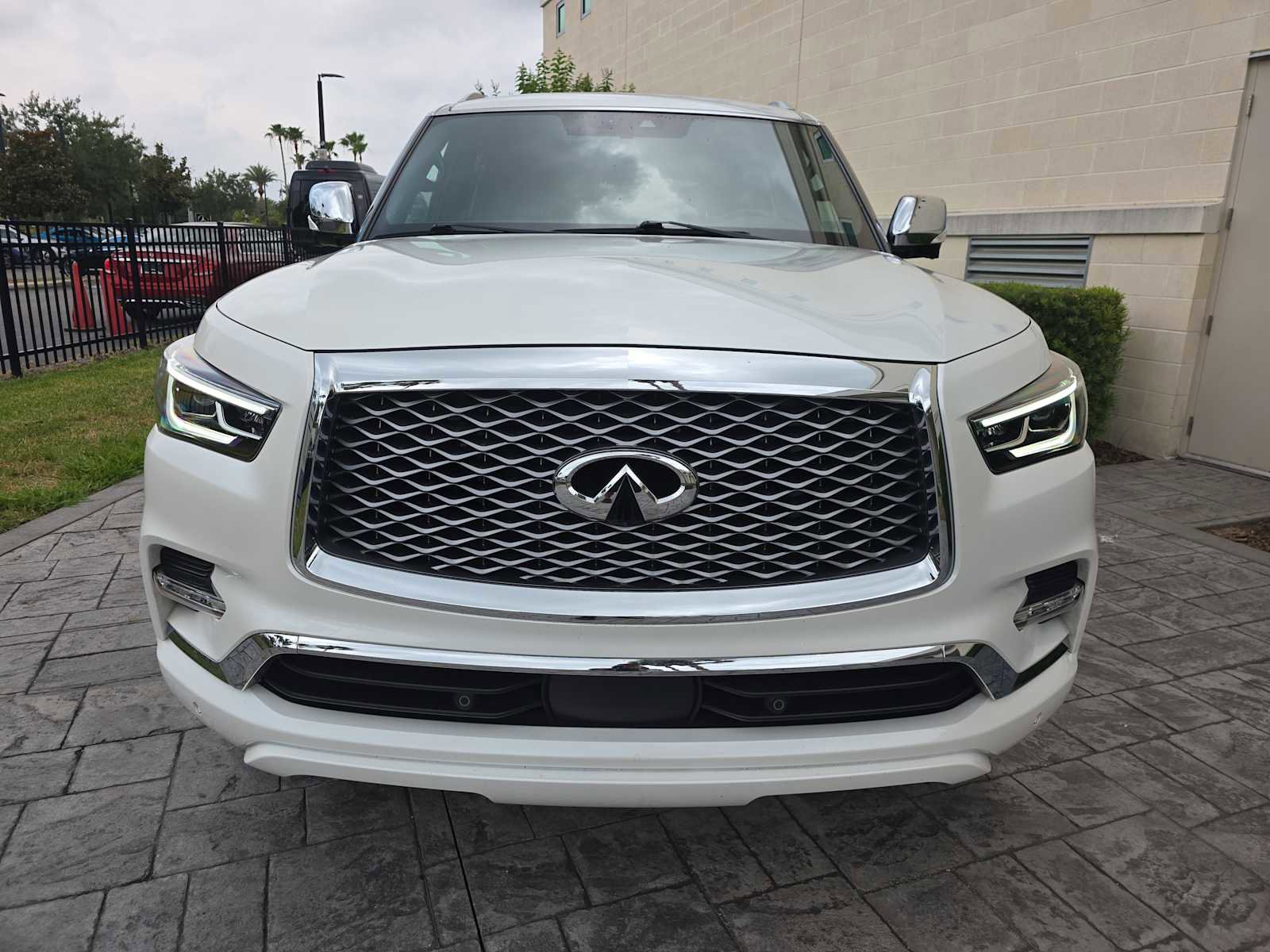 Certified 2024 INFINITI QX80 Sensory w/ Cargo Package AWD/4WD image 2