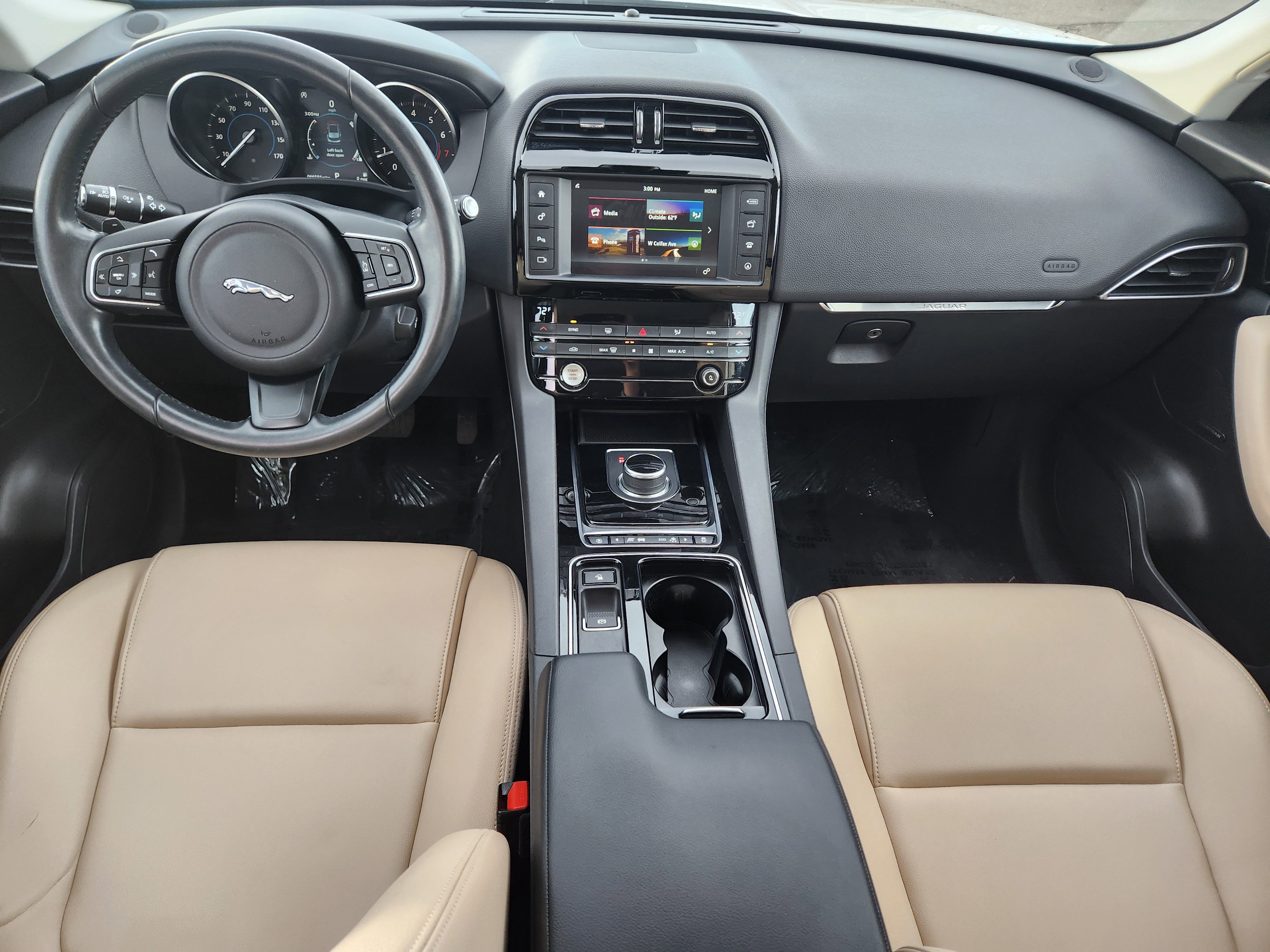 Used 2018 Jaguar F-PACE Premium image 20