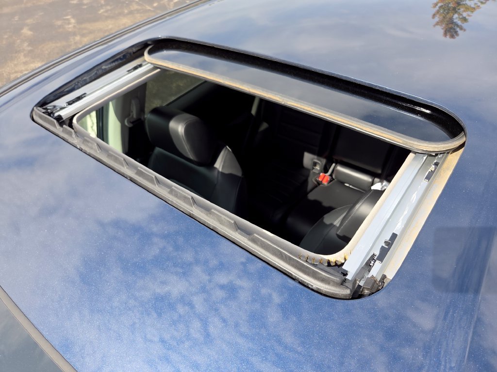 Used 2024 Honda CR-V EX-L image 4