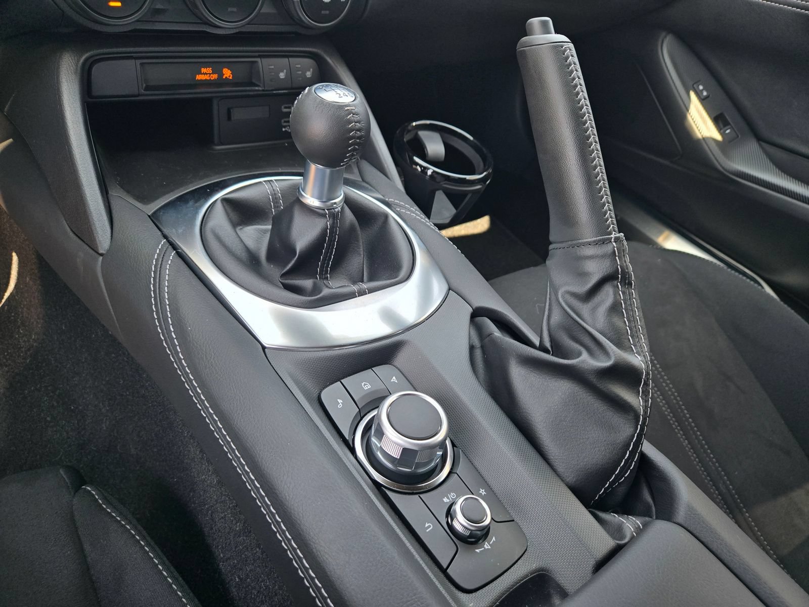 New 2026 MAZDA MX-5 Miata Club w/ Interior Package RWD image 14