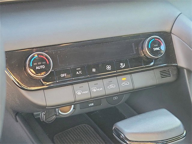 Used 2025 Hyundai Elantra Sport image 25