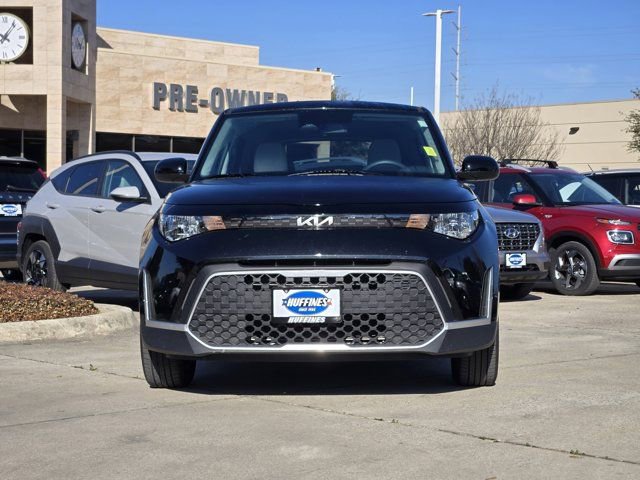 Certified 2025 Kia Soul LX image 2
