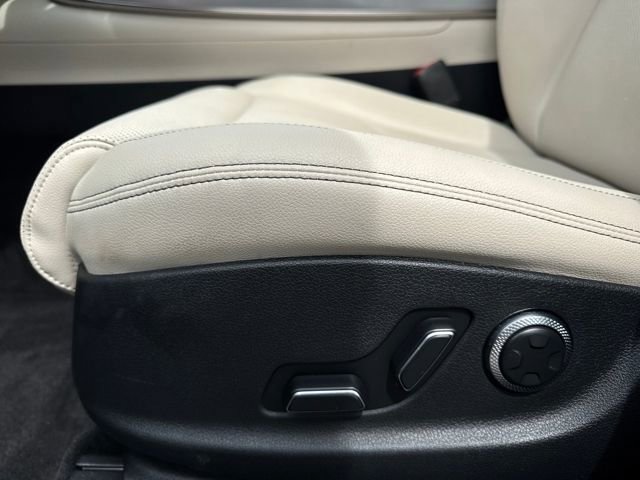 Used 2024 Genesis GV70 2.5T w/ Select Package image 14