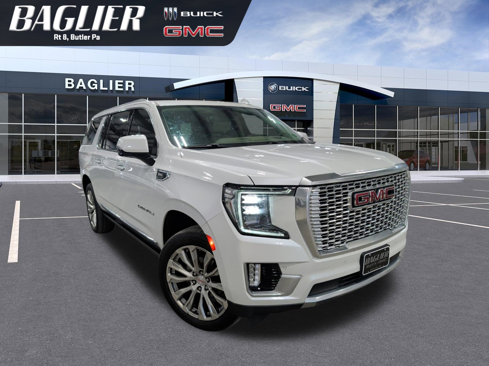 Used 2023 GMC Yukon XL Denali AWD/4WD image 1