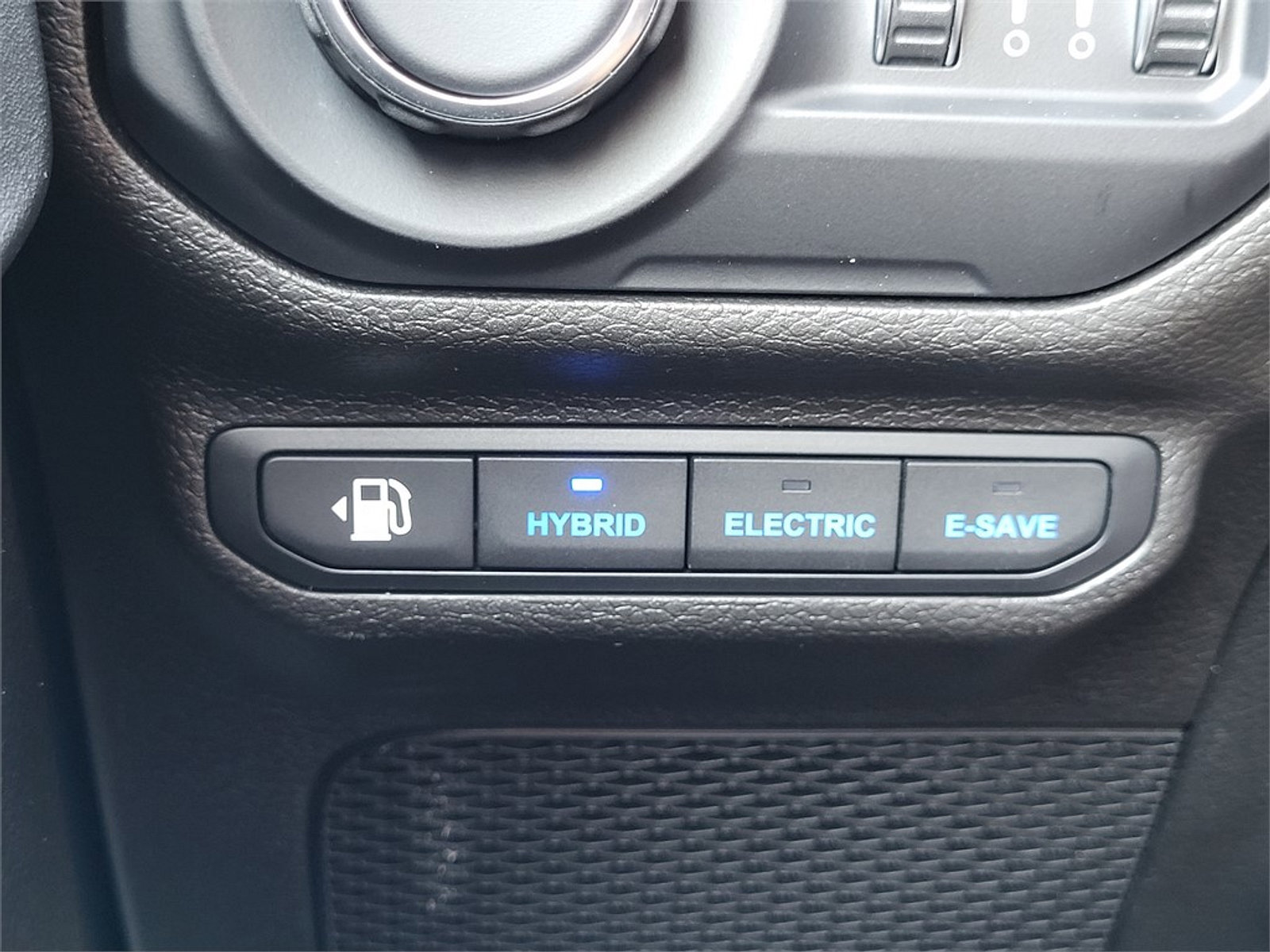 Used 2022 Jeep Wrangler Unlimited Sahara w/ Cold Weather Group image 26