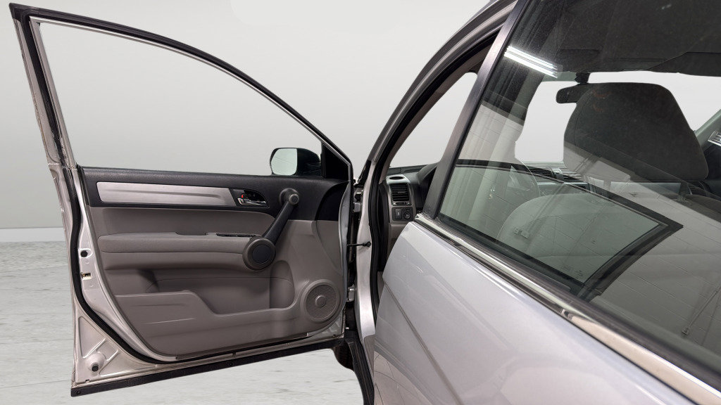 Used 2010 Honda CR-V LX image 14