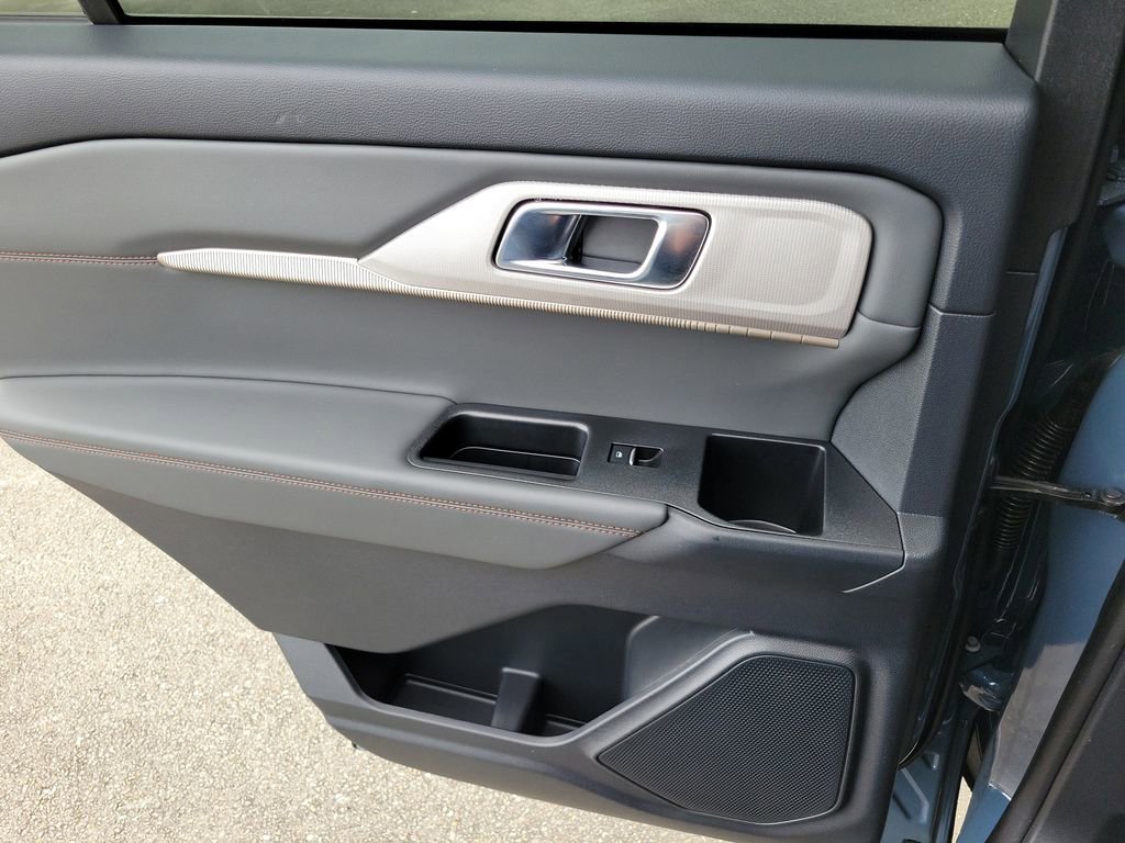 Certified 2025 Ford Explorer Active RWD image 14