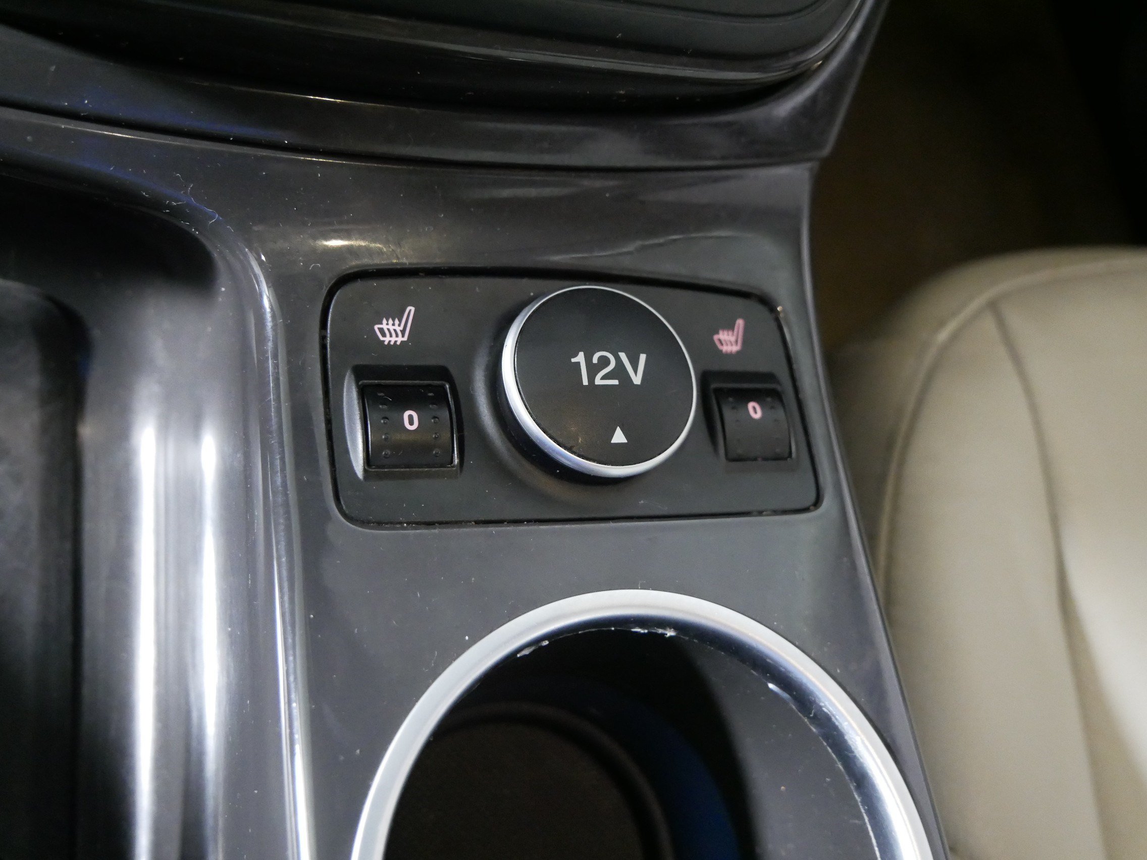 Used 2016 Ford Escape Titanium w/ Equipment Group 301A AWD/4WD image 29