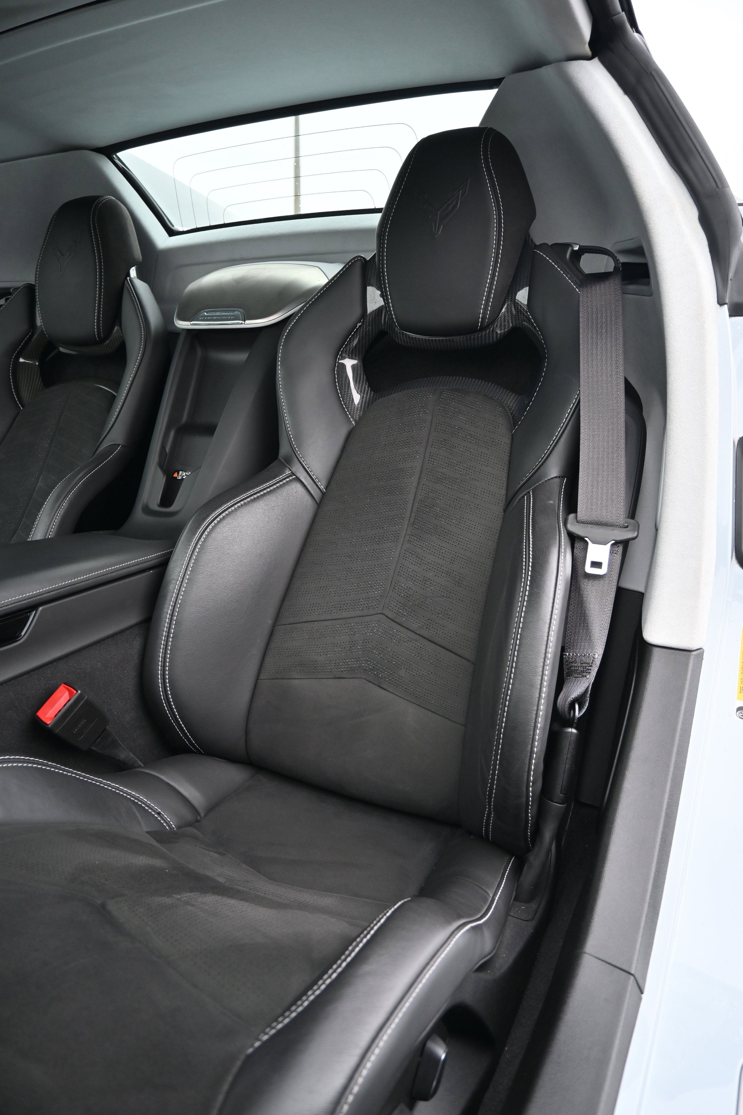 Used 2021 Chevrolet Corvette Stingray Premium Conv w/ Z51 Performance Package image 21