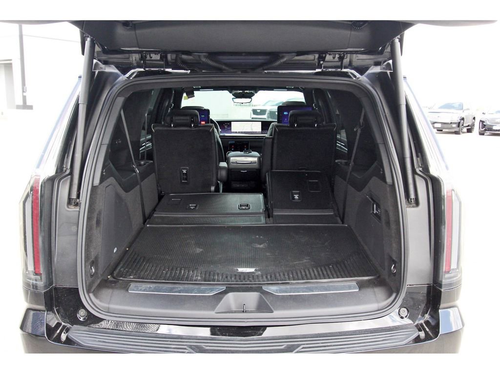 Certified 2025 Cadillac Escalade ESV Sport Platinum image 28