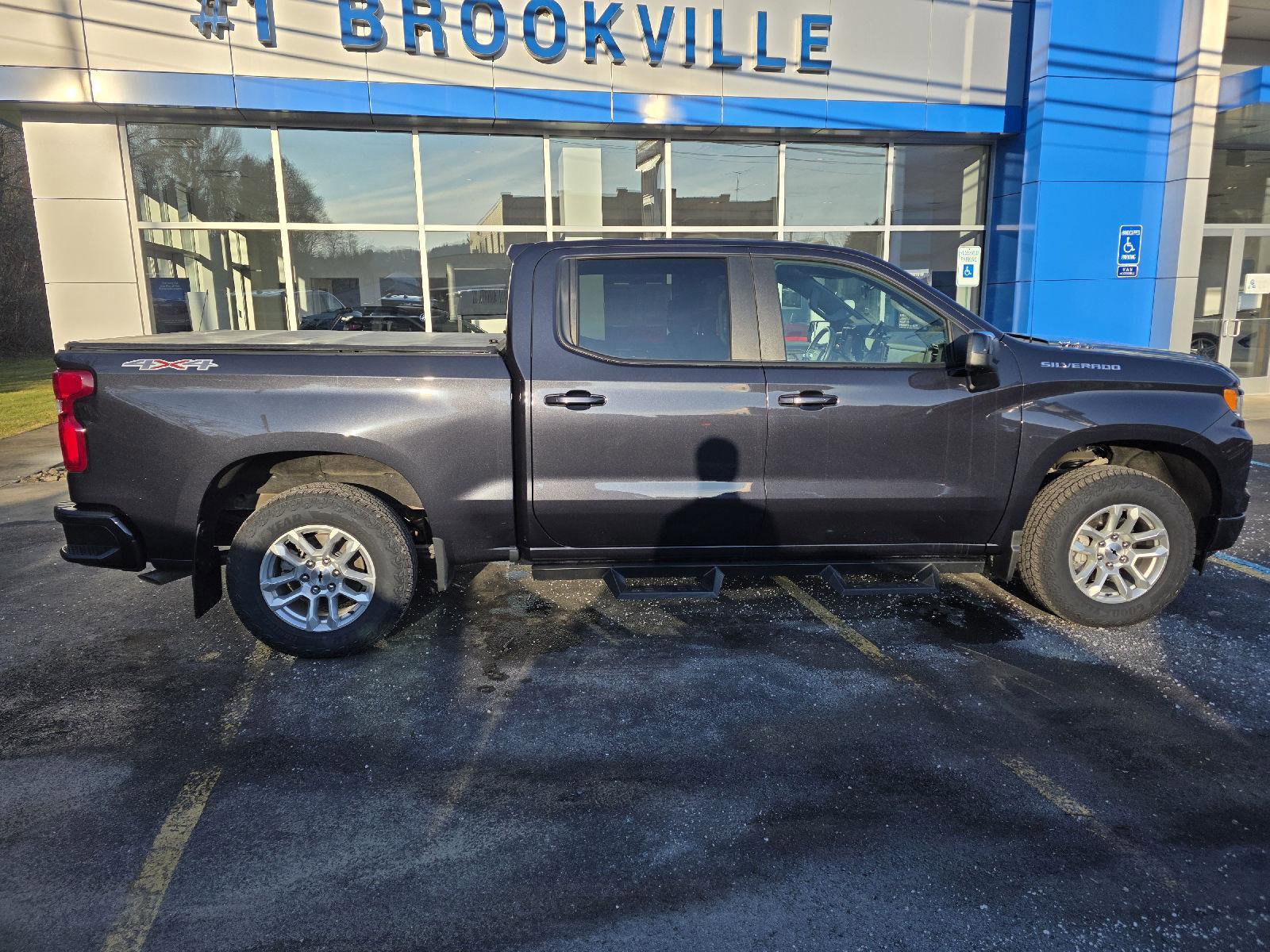 Used 2024 Chevrolet Silverado 1500 RST w/ Max Trailering Package image 9