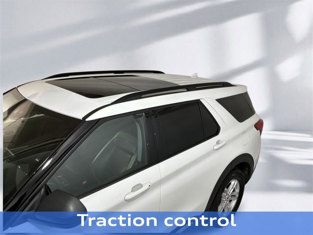 Used 2022 Ford Explorer XLT w/ Equipment Group 202A image 22