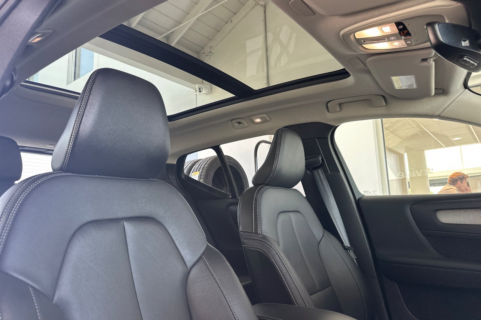 Certified 2026 Volvo XC40 B5 Plus AWD/4WD image 19