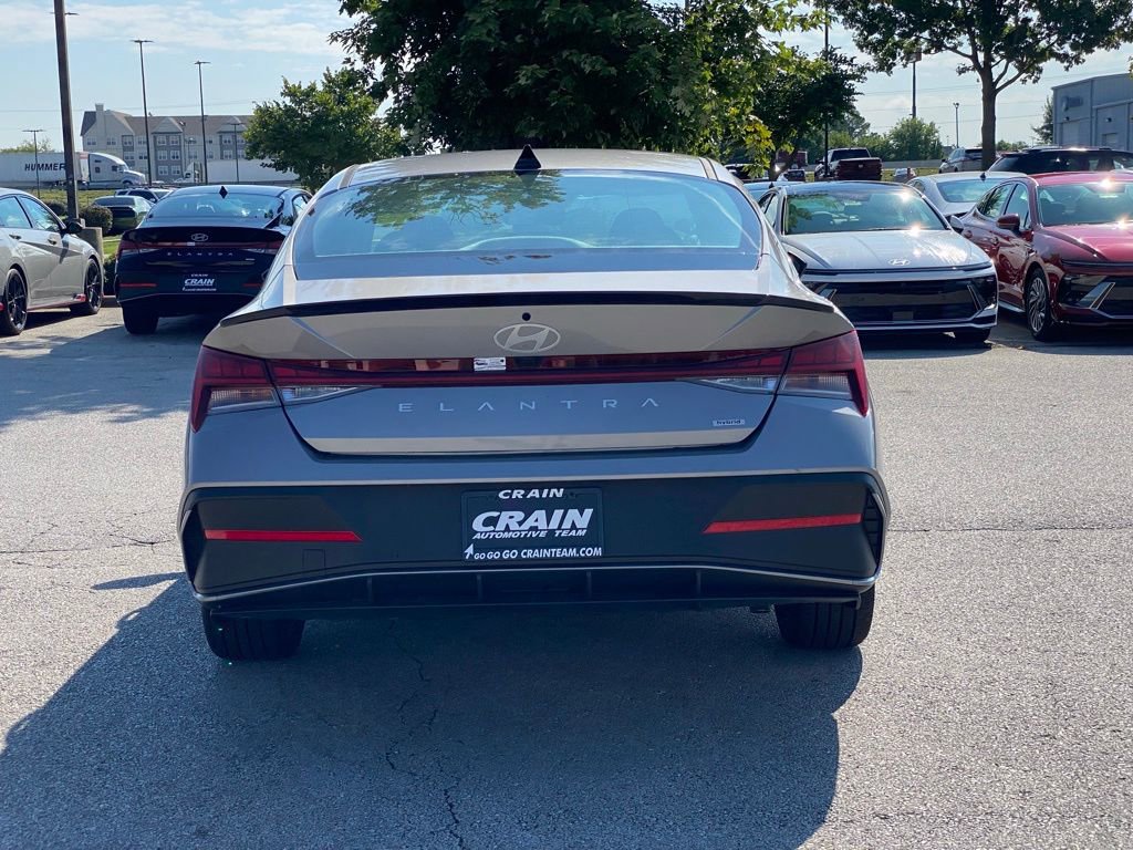 New 2025 Hyundai Elantra SEL FWD image 6