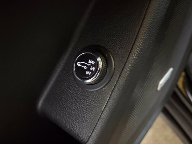 Used 2023 Chevrolet Traverse RS AWD/4WD image 39