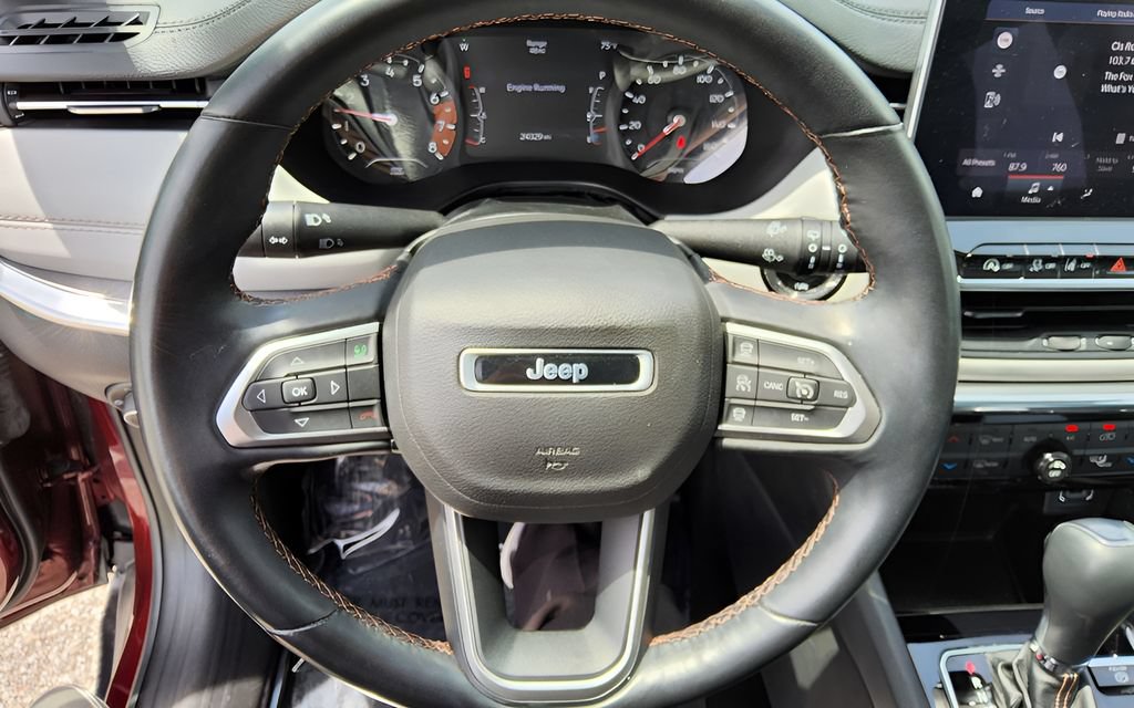 Used 2022 Jeep Compass Limited AWD/4WD image 15