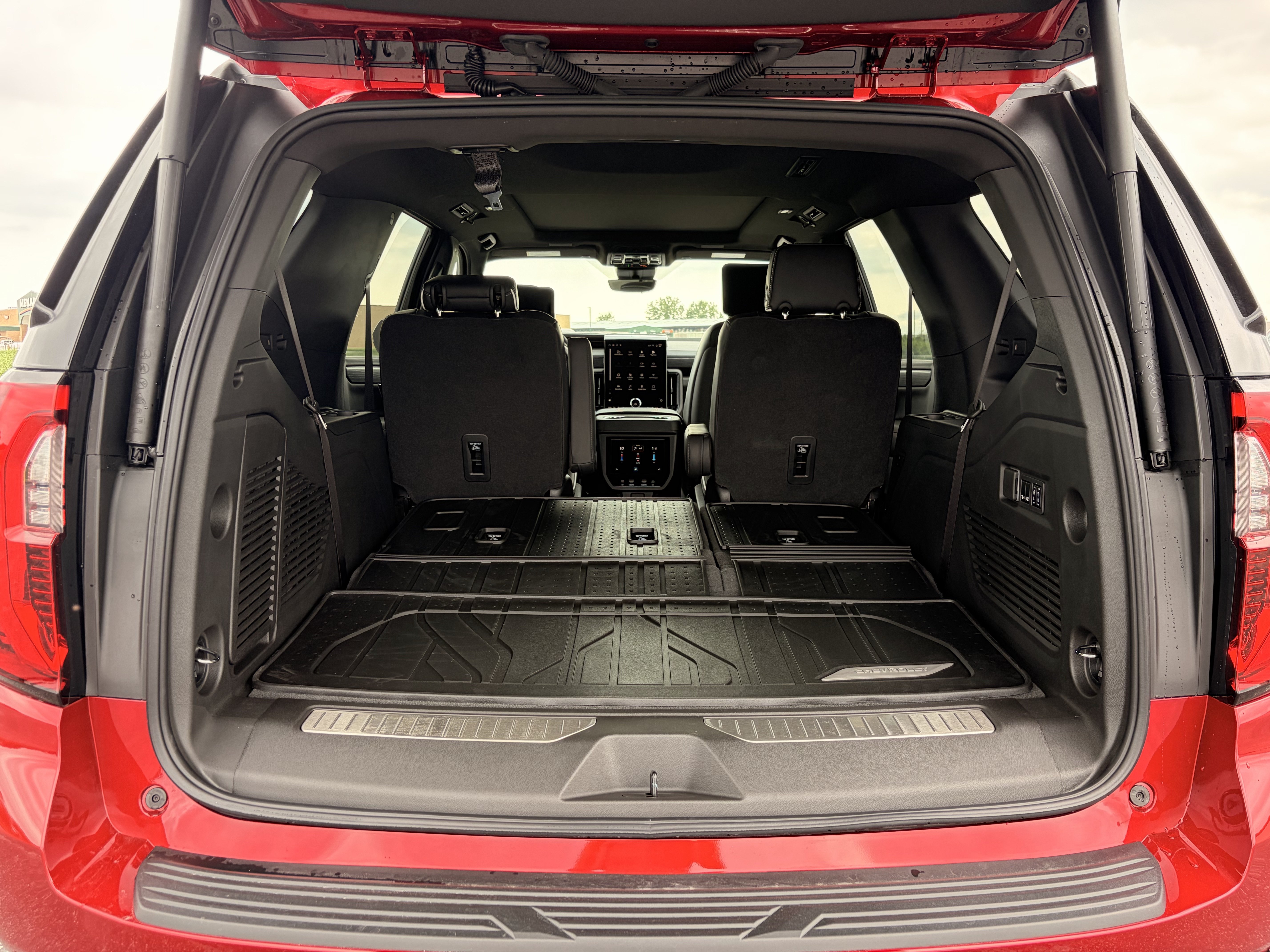 New 2026 GMC Yukon AT4 Ultimate w/ LPO, Floor Liner Package AWD/4WD image 12