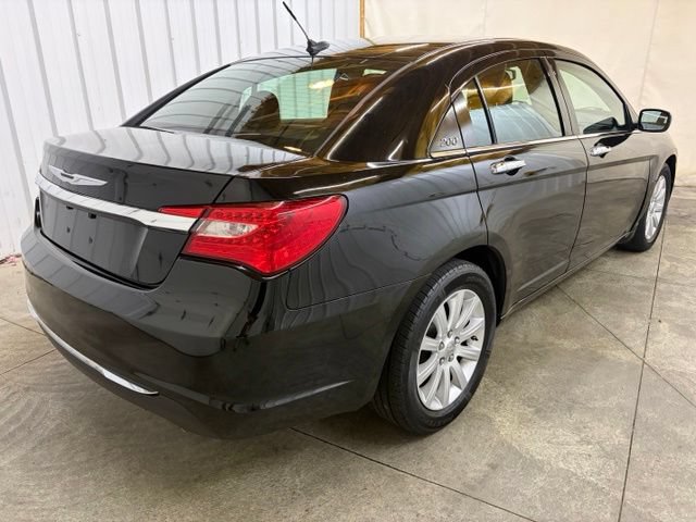 Used 2013 Chrysler 200 Limited FWD image 6