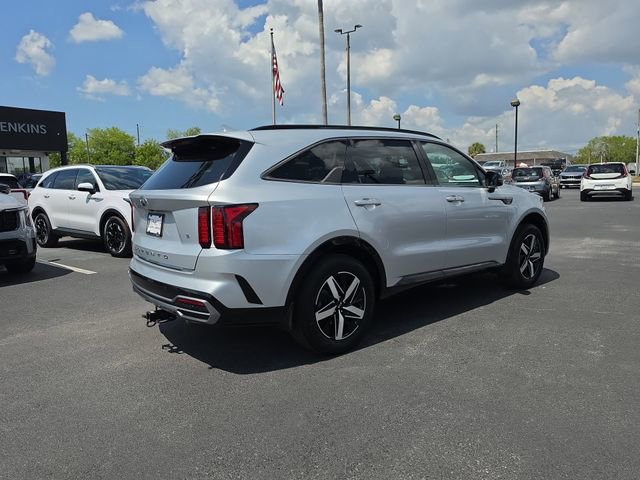 Used 2021 Kia Sorento S image 11