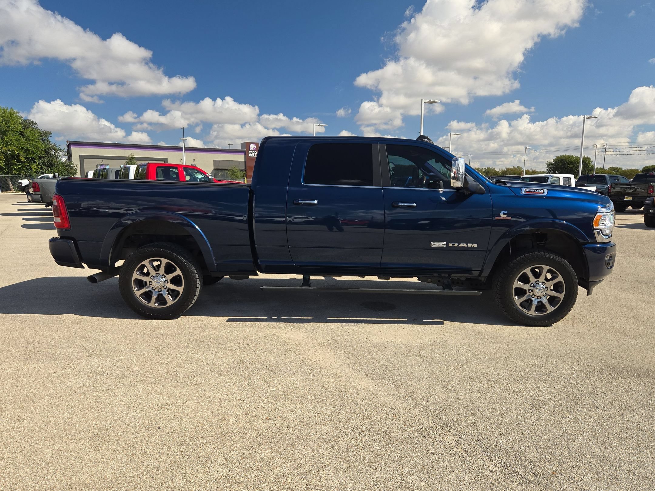 Used 2022 RAM 2500 Limited AWD/4WD image 2