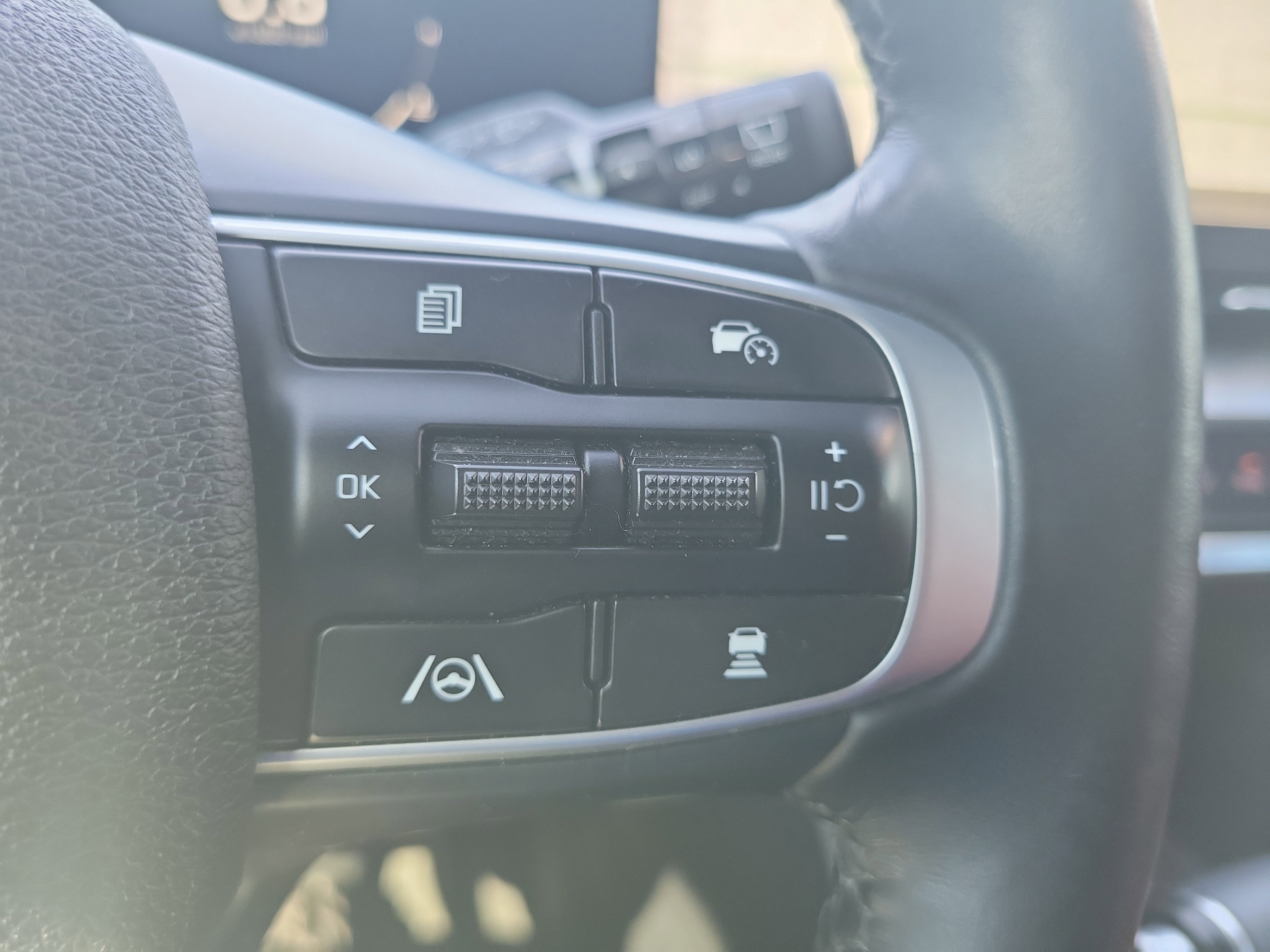 Used 2024 Kia Sportage SX image 25