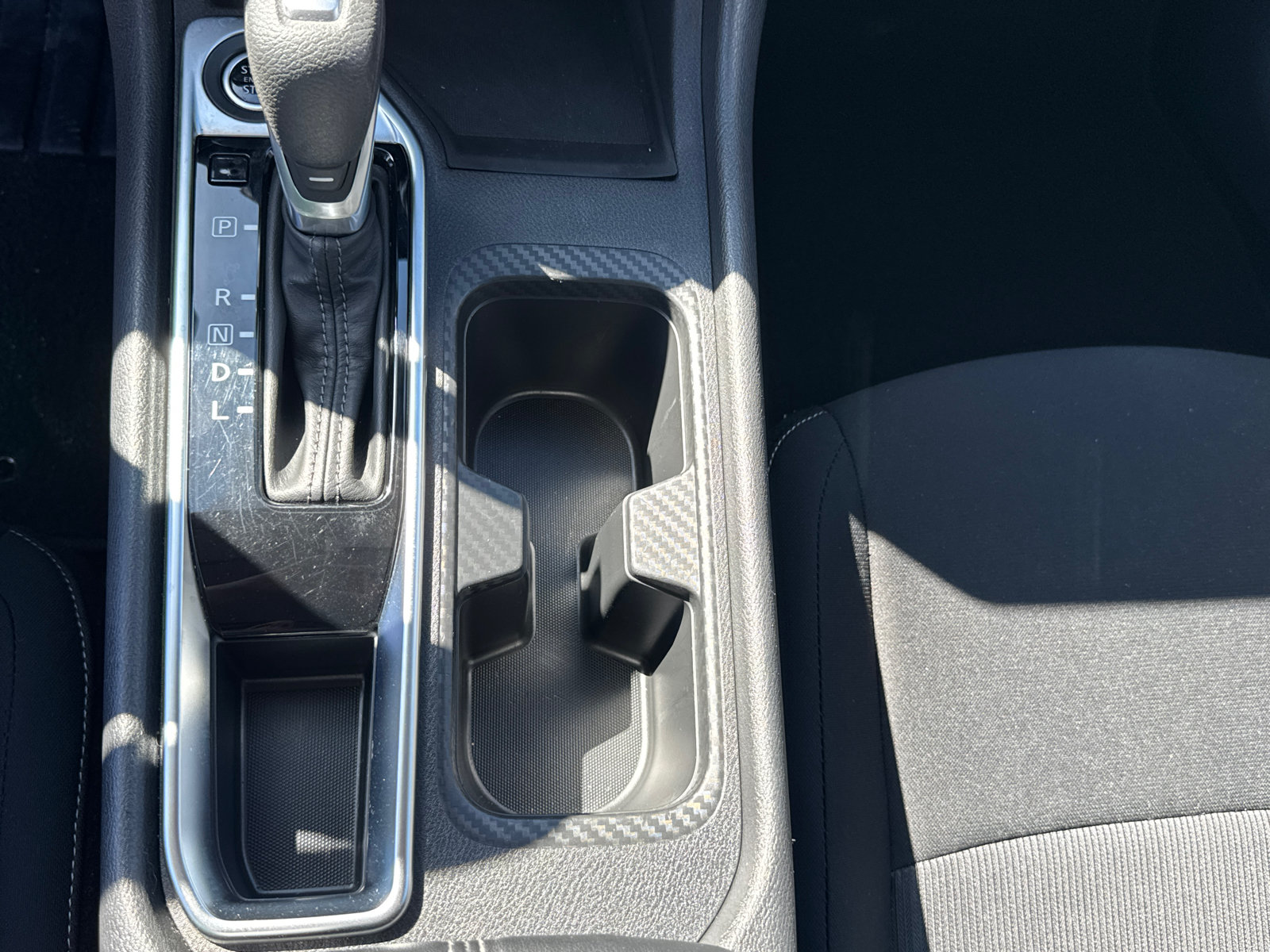 Used 2025 Nissan Sentra SV FWD image 13