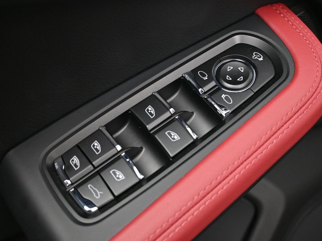 New 2026 Porsche Macan image 19