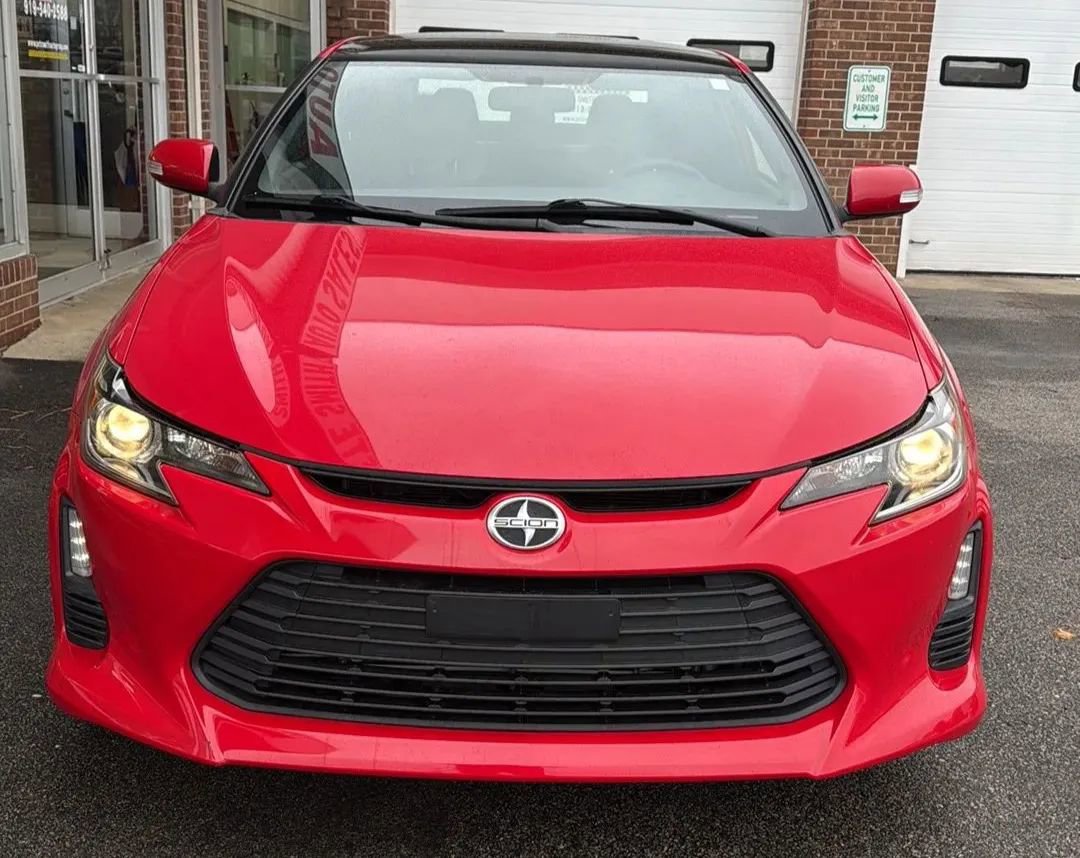 Used 2016 Scion tC Hatchback Coupe 2D image 4
