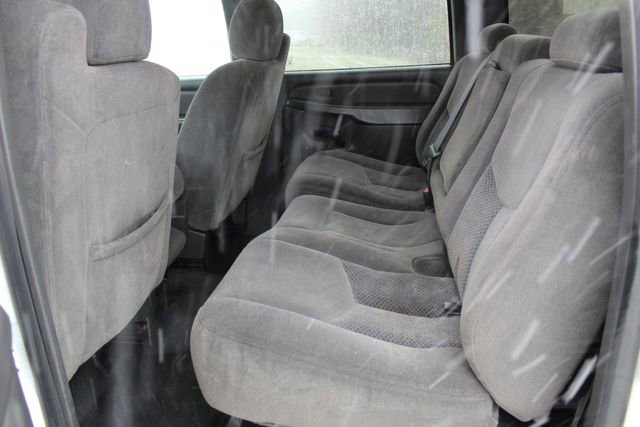 Used 2007 Chevrolet Silverado 2500 W/T w/ Heavy-Duty Power Package AWD/4WD image 14