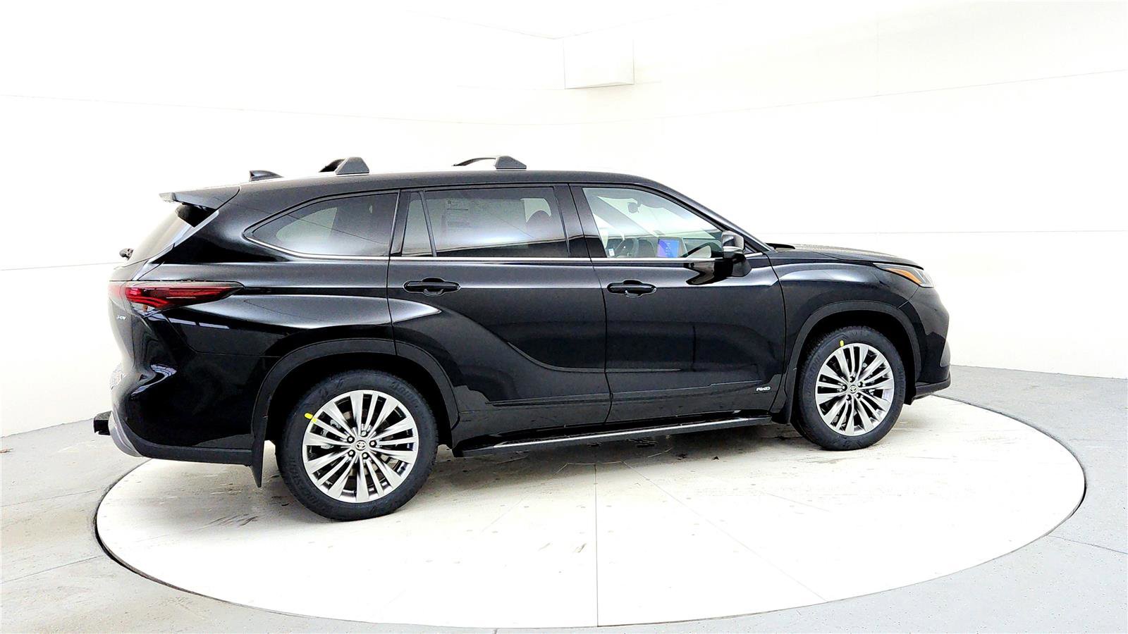 New 2026 Toyota Highlander Platinum image 6