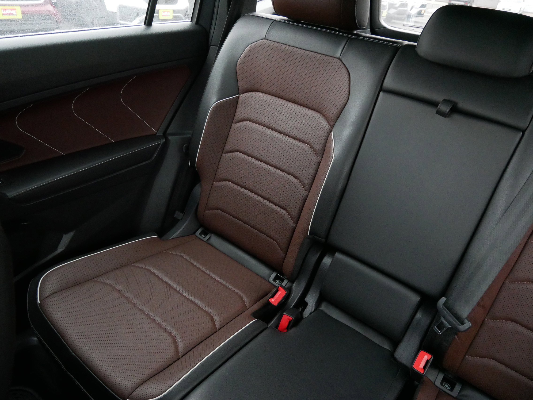 Used 2022 Volkswagen Tiguan SEL R-Line image 12