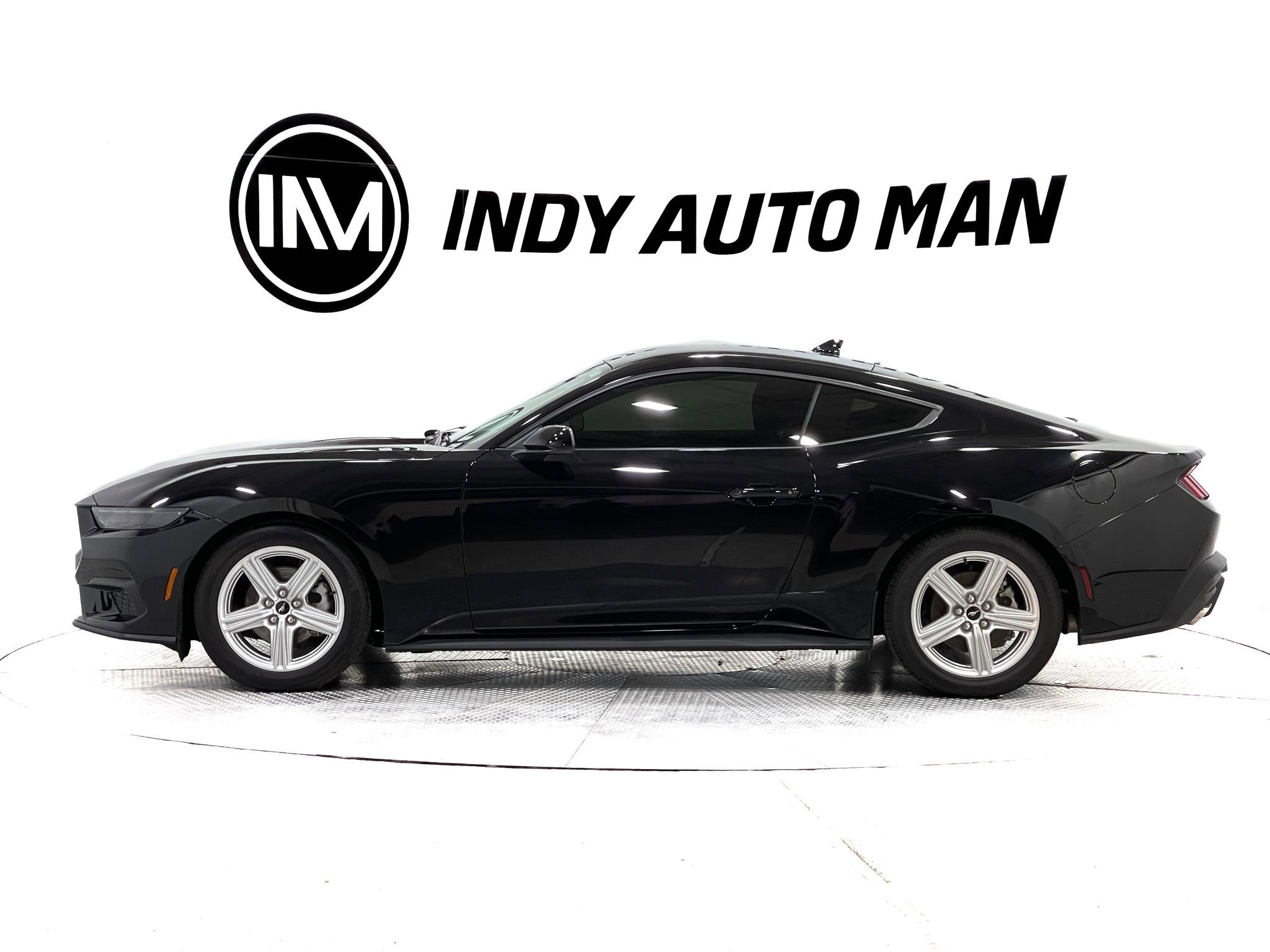 Used 2026 Ford Mustang Coupe RWD image 7