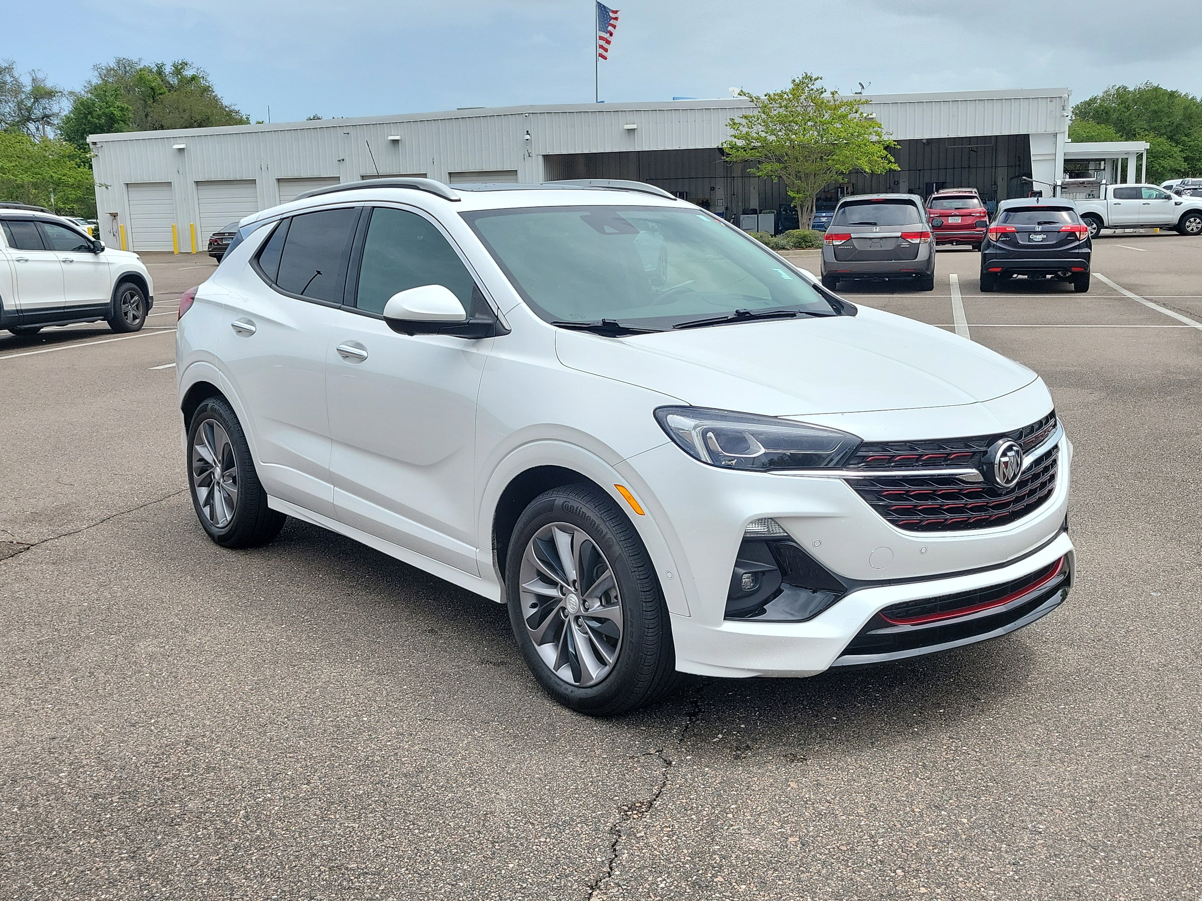 Used 2020 Buick Encore GX Essence w/ Experience Buick Package image 7