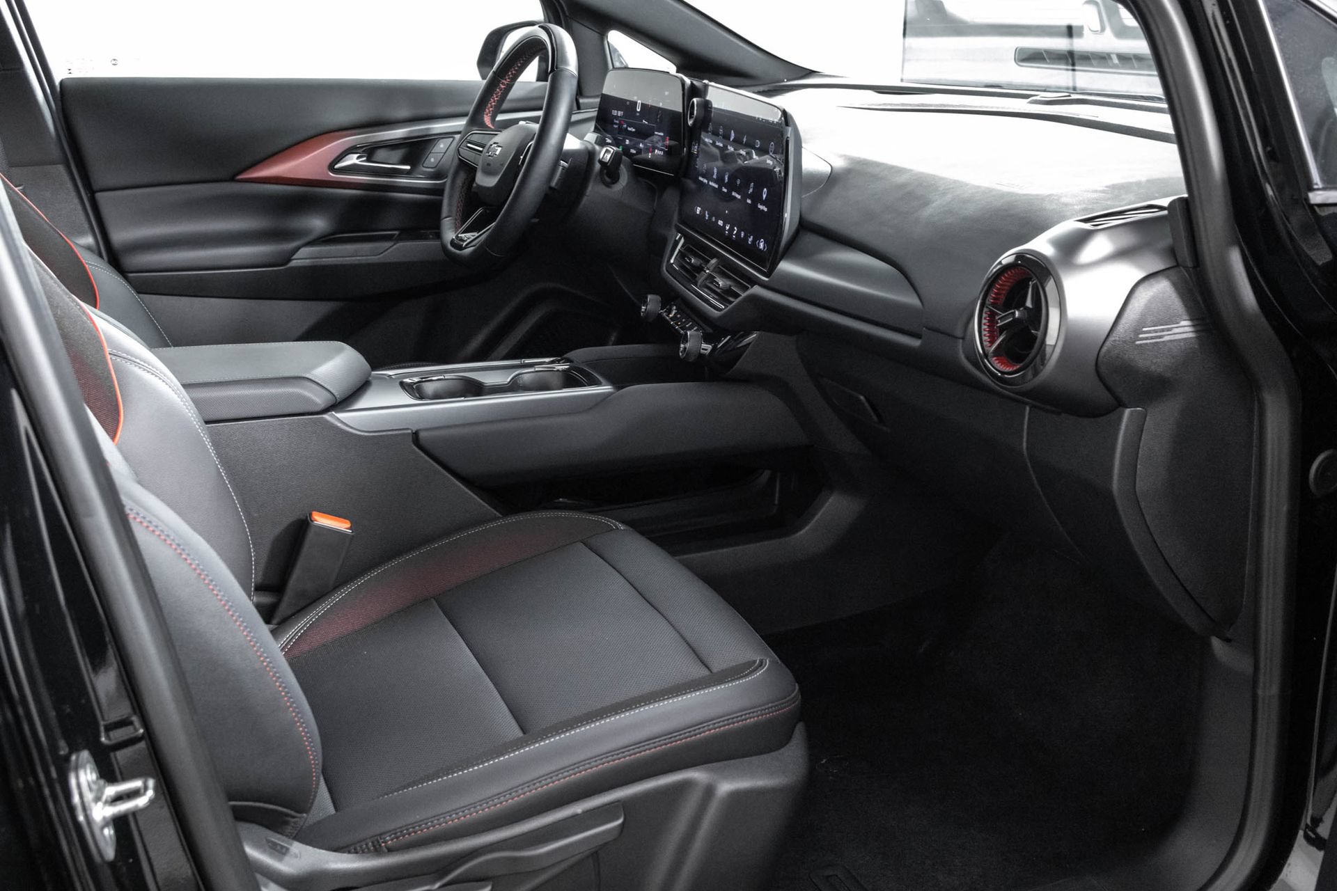 Used 2024 Chevrolet Equinox EV RS AWD/4WD image 42