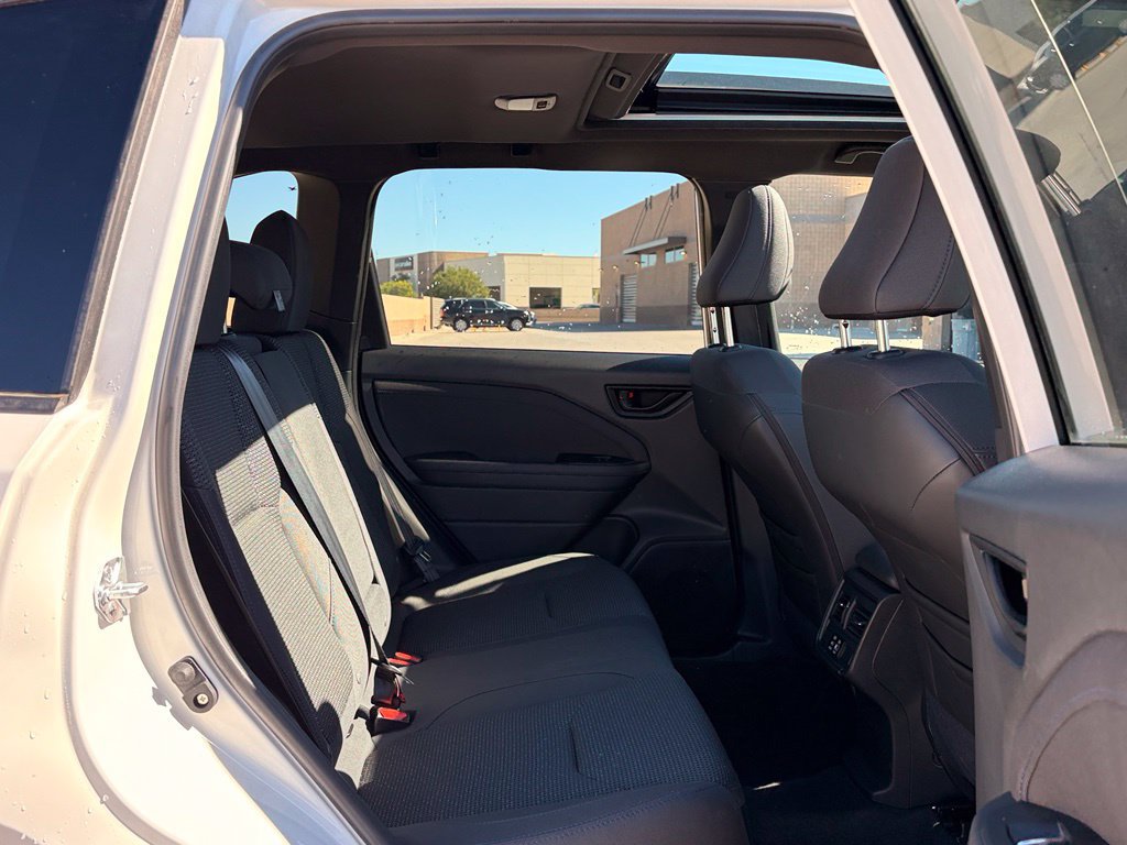 Used 2025 Subaru Forester Premium AWD/4WD image 16