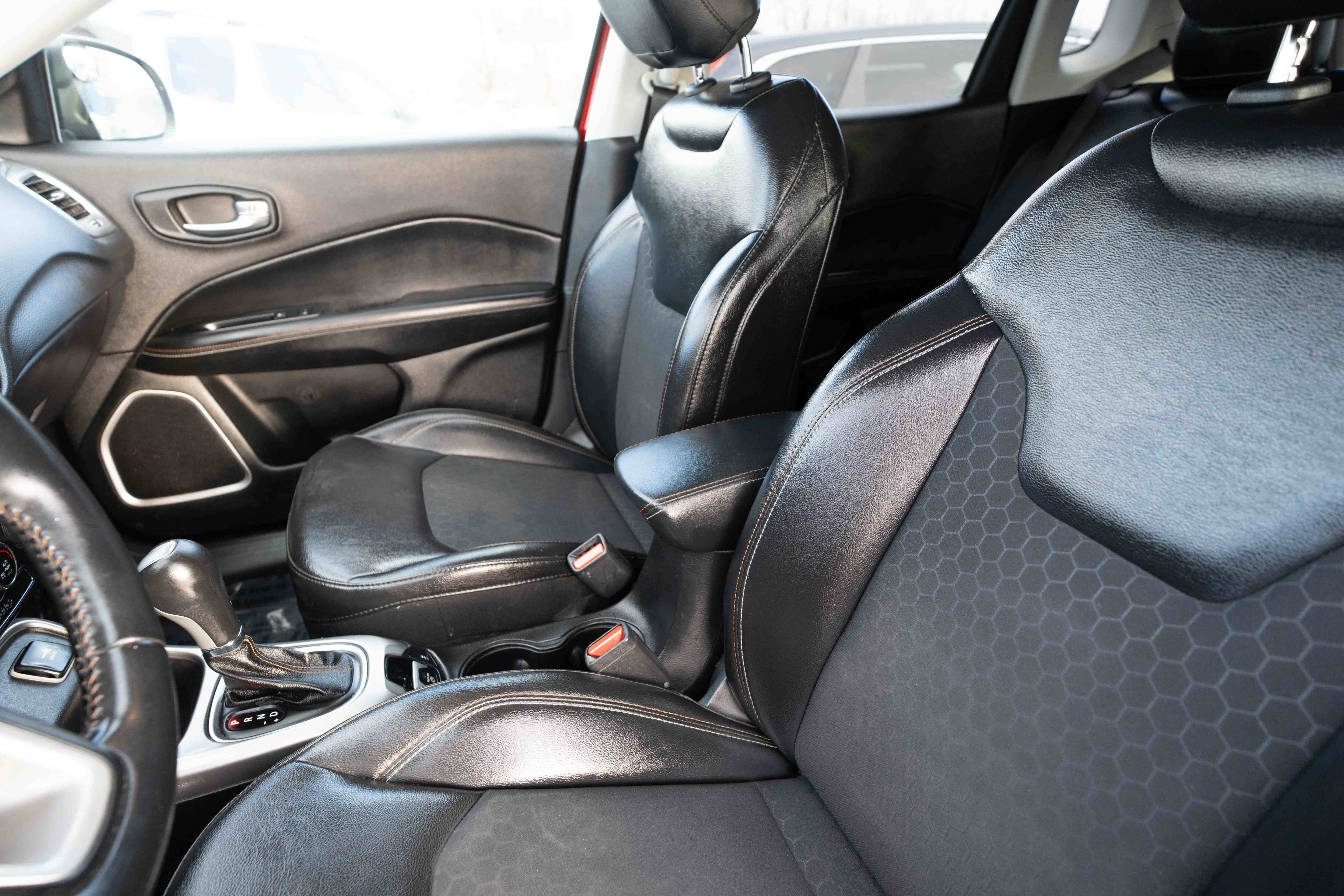 Used 2018 Jeep Compass Latitude image 10