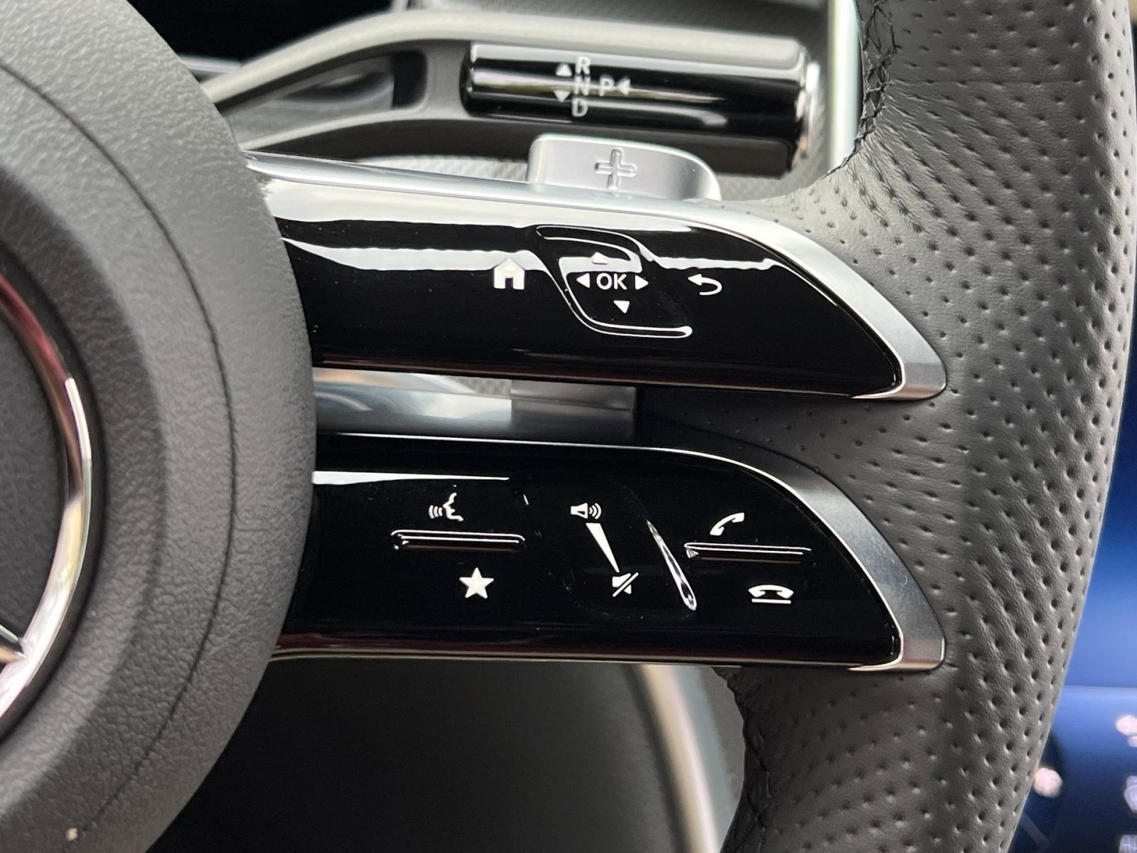 New 2025 Mercedes-Benz C 300 4MATIC Sedan image 29