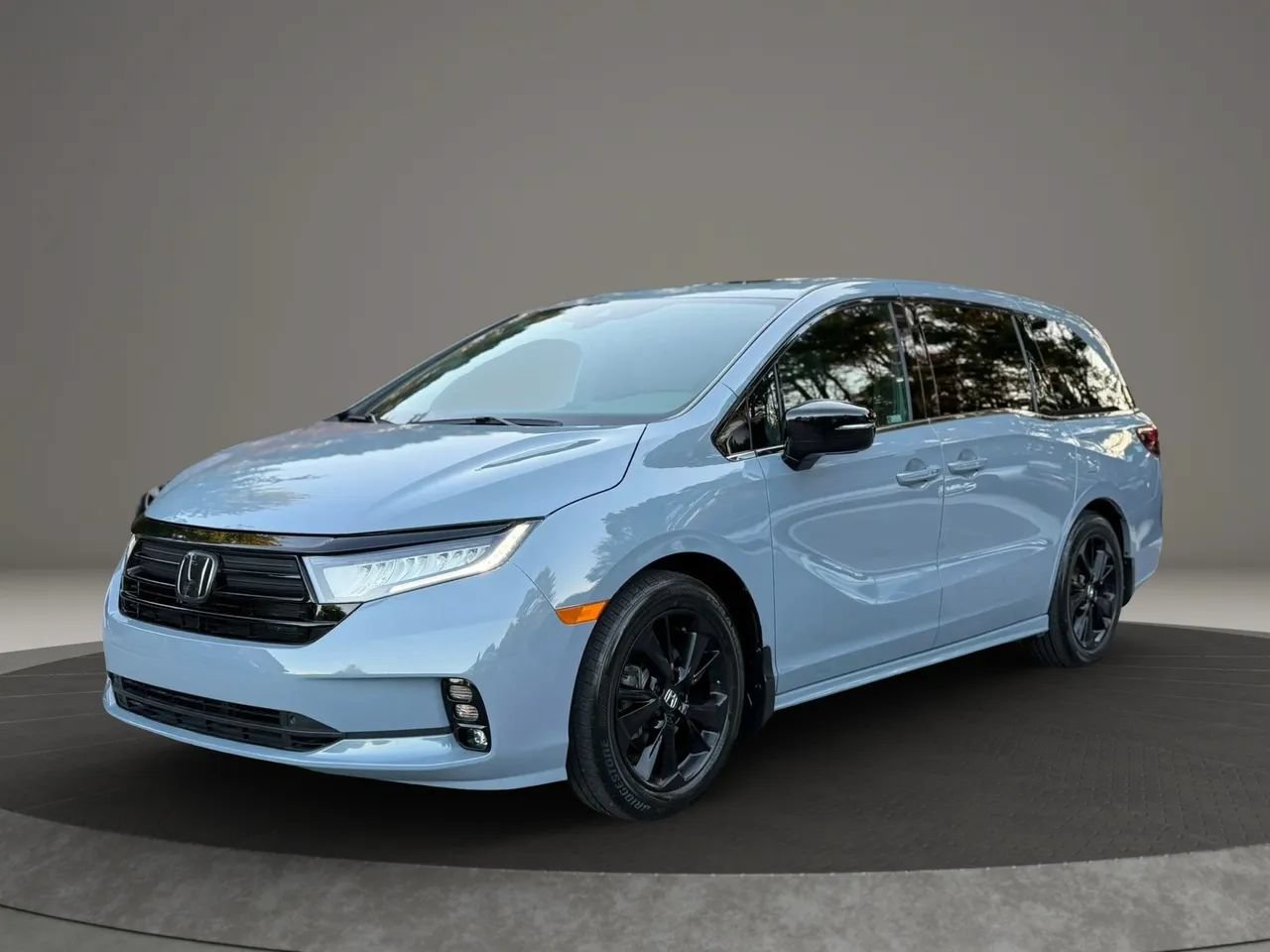 Used 2024 Honda Odyssey Sport image 1
